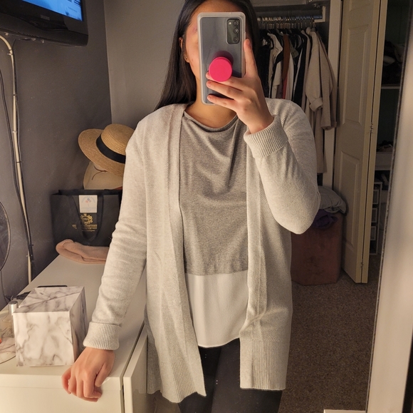 GAP Grey Knit Cardigan - Picture 3 of 4